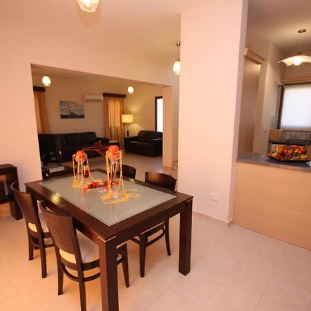 פיסורי Holidays Villas מראה חיצוני תמונה