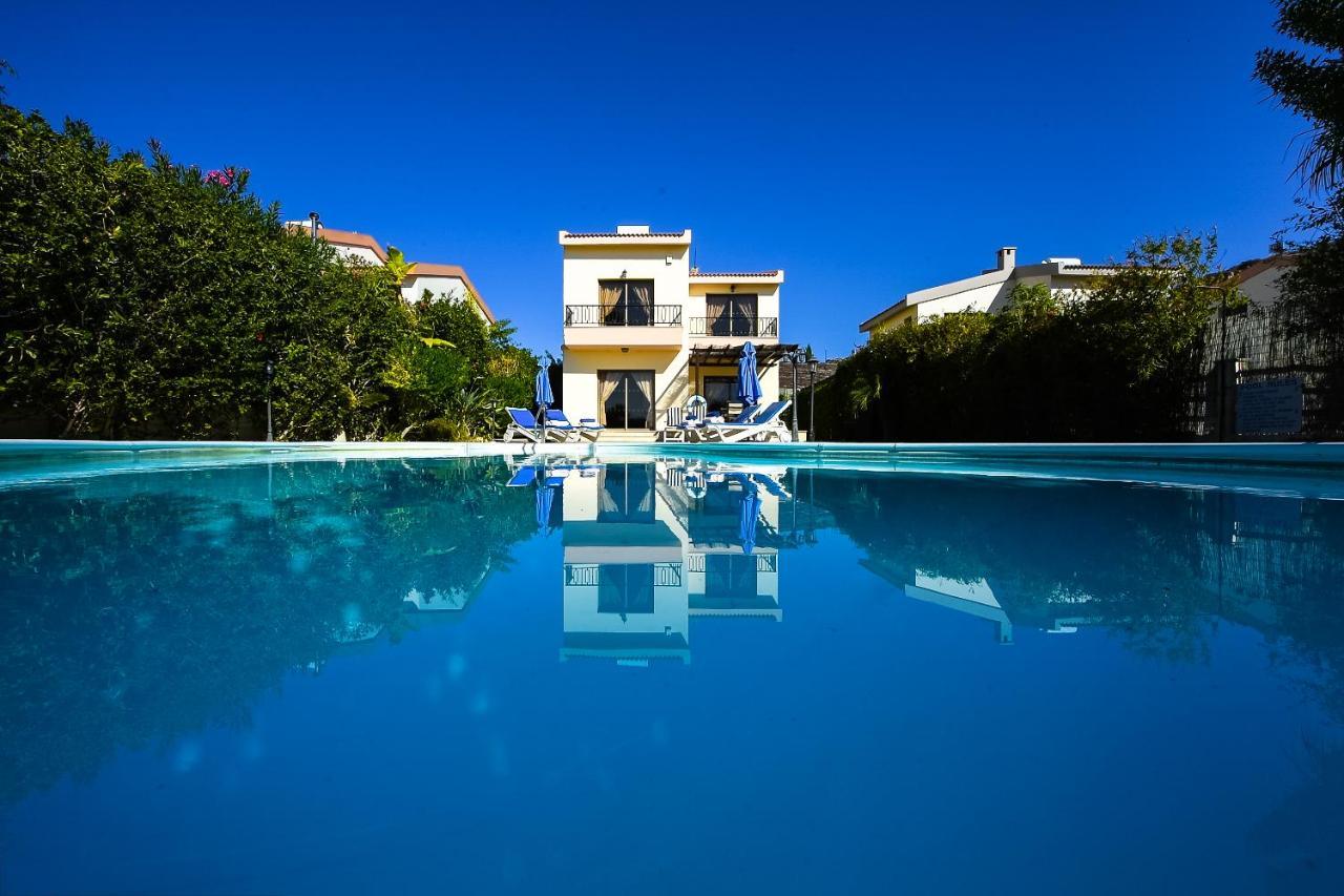 פיסורי Holidays Villas מראה חיצוני תמונה